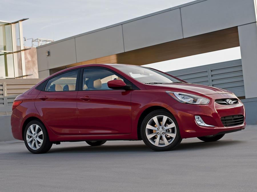  Hyundai Accent Sedan 2011 года  (фото 7 из 20)